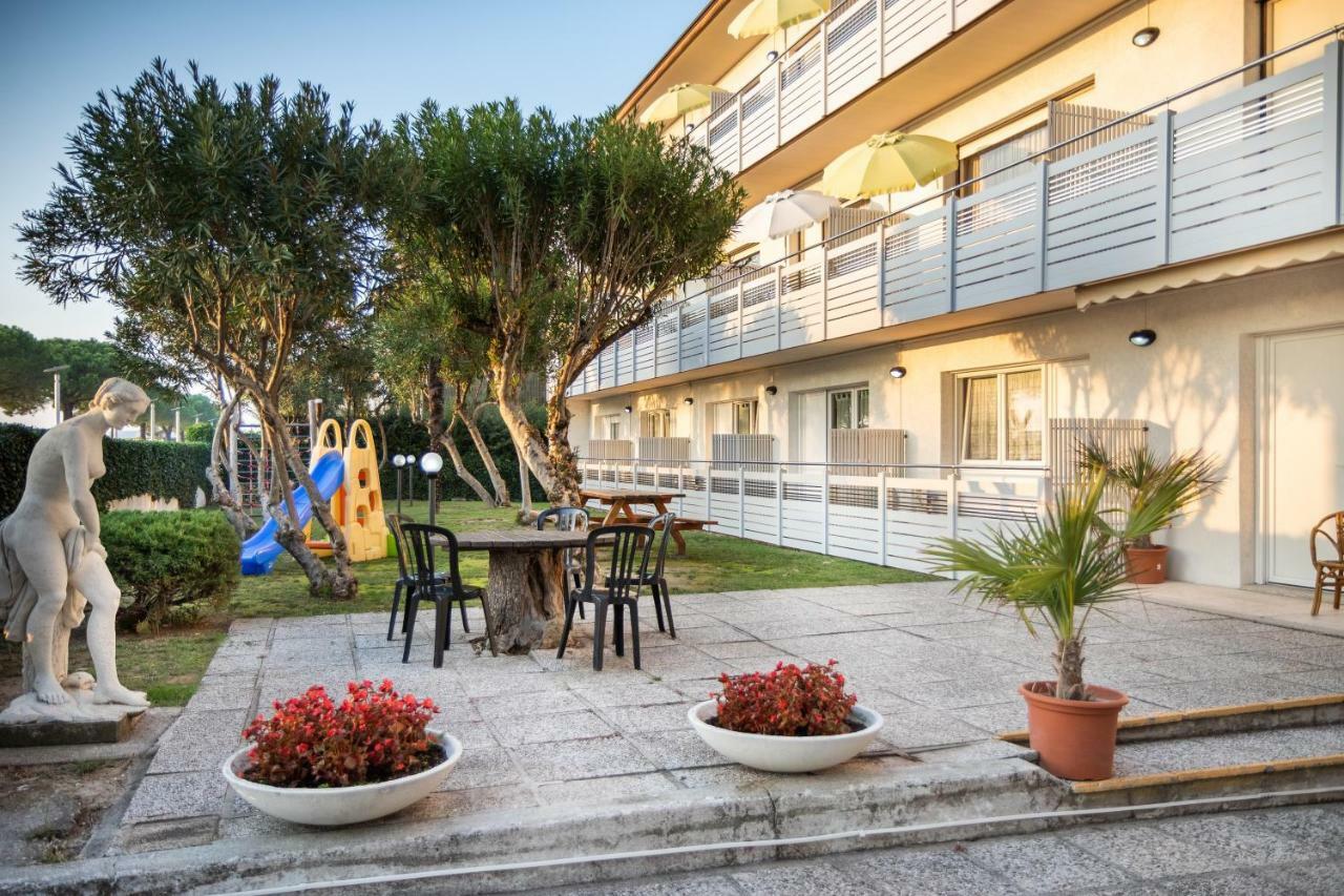 Yachting Residence Lignano Sabbiadoro Exteriör bild